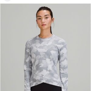 Lululemon brand new close to crossing long sleeve